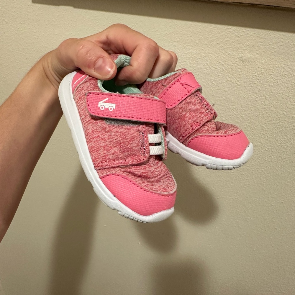 See Kai run pink sneakers 6c